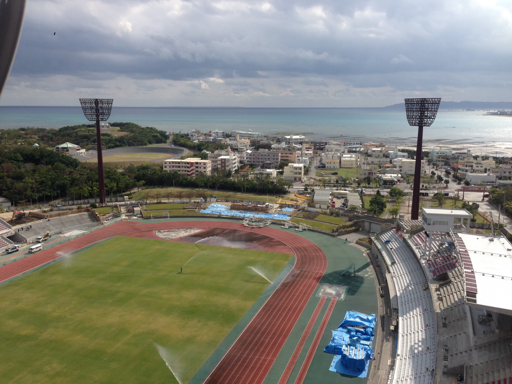沖縄県総合運動公園　照明鉄塔工事