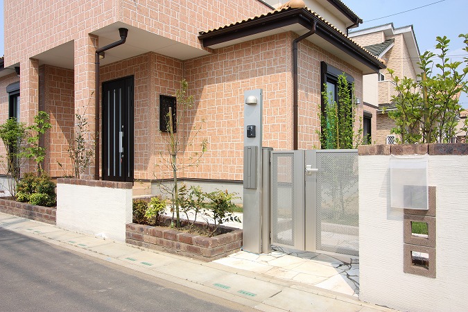 戸建ての家、玄関