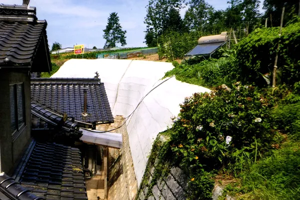 防草効果新規工法 『草出ん造』