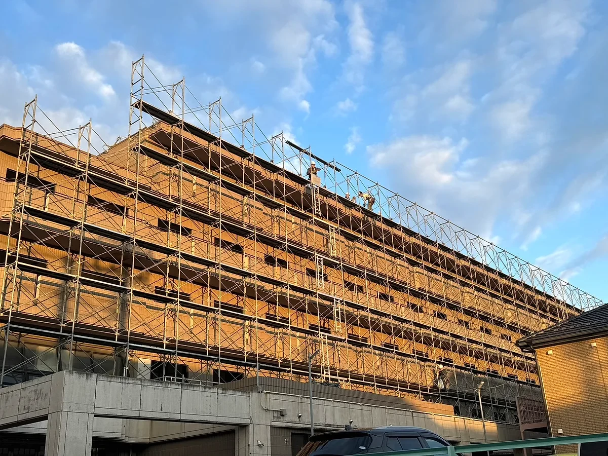 マンションの改修足場