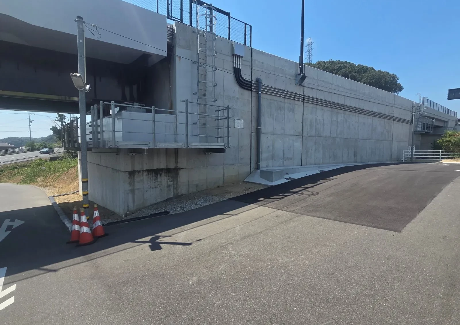 完成した橋台と擁壁