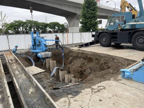 山留めシートパイルの撤去・埋め戻し