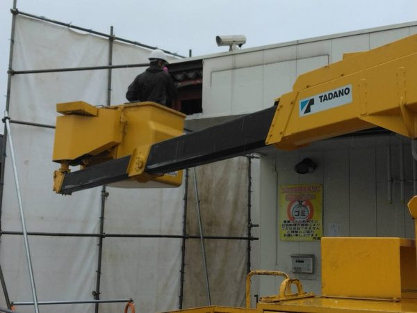 十分に養生して石綿除去作業