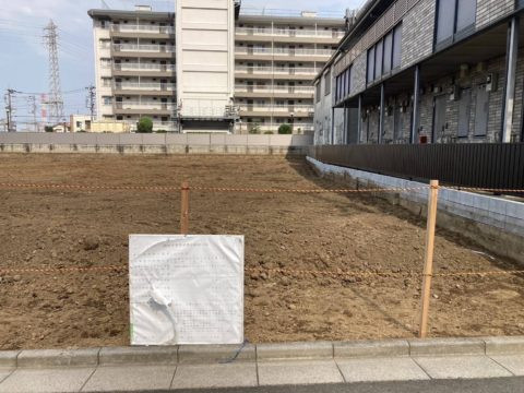 基礎を解体。整地して完了です。