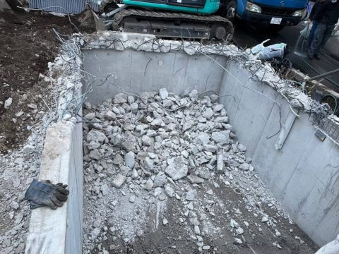 半地下駐車場の解体