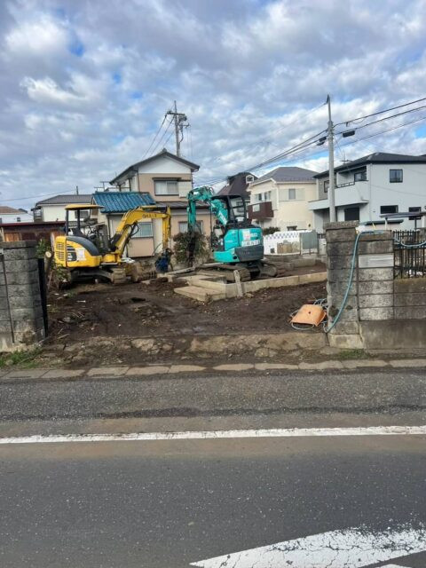 建物を分別しなから片付けていきます。