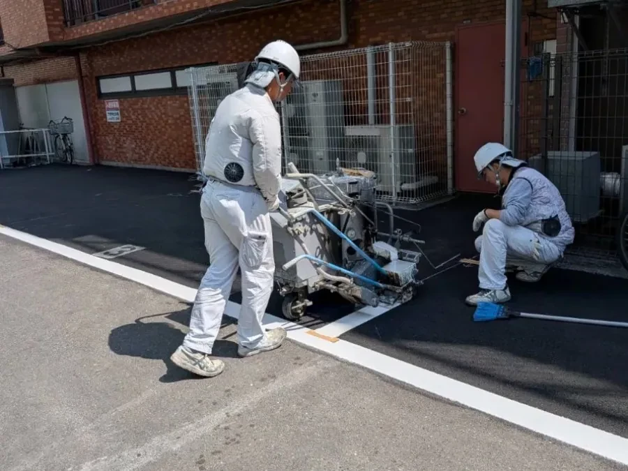 区画線工事の施工