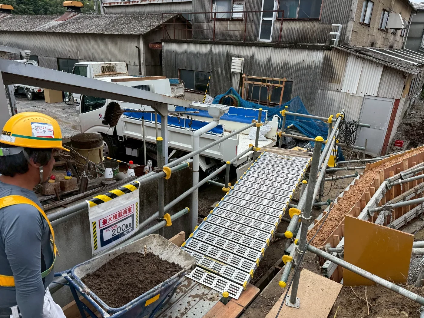 日勤の作業風景