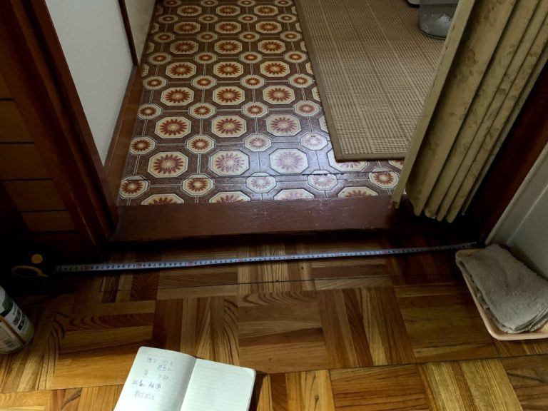 施工前　リビング出入口