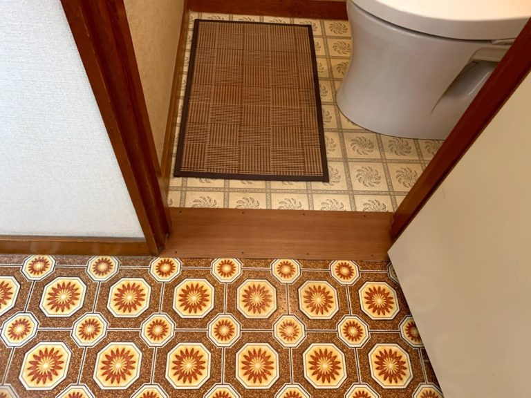 施工後　トイレ出入口