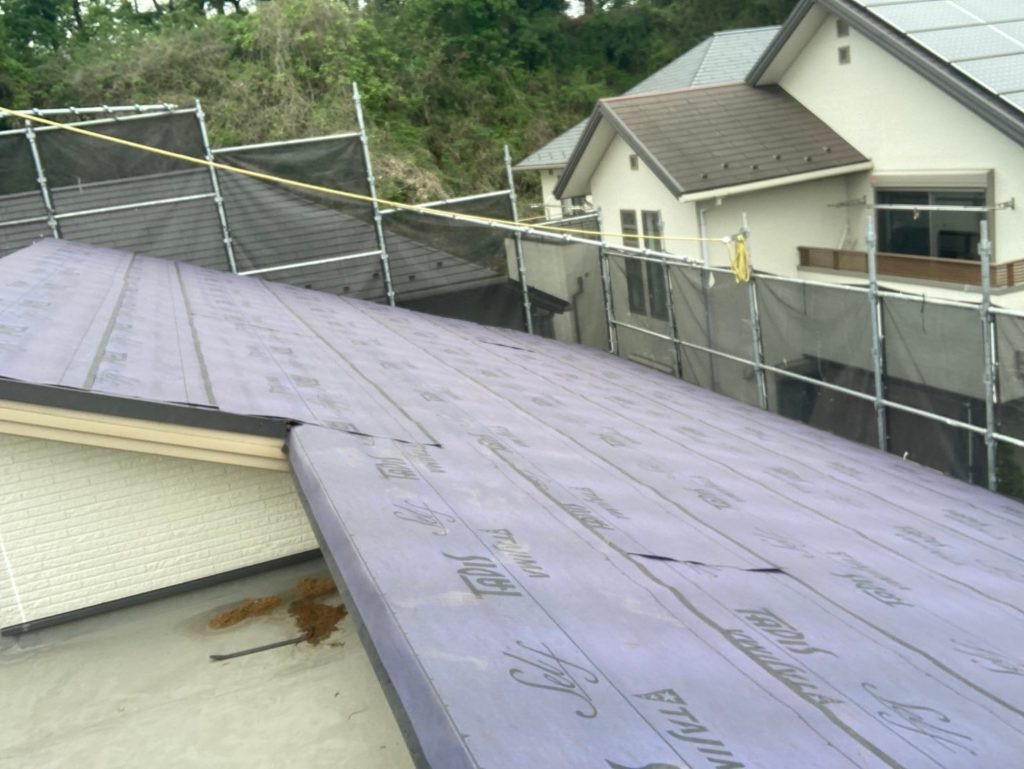Y様邸は屋根カバー工事も行いました。