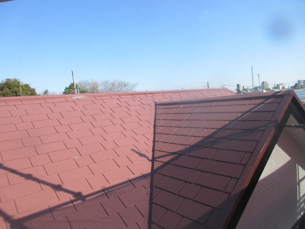 ↑屋根完成写真になります。
