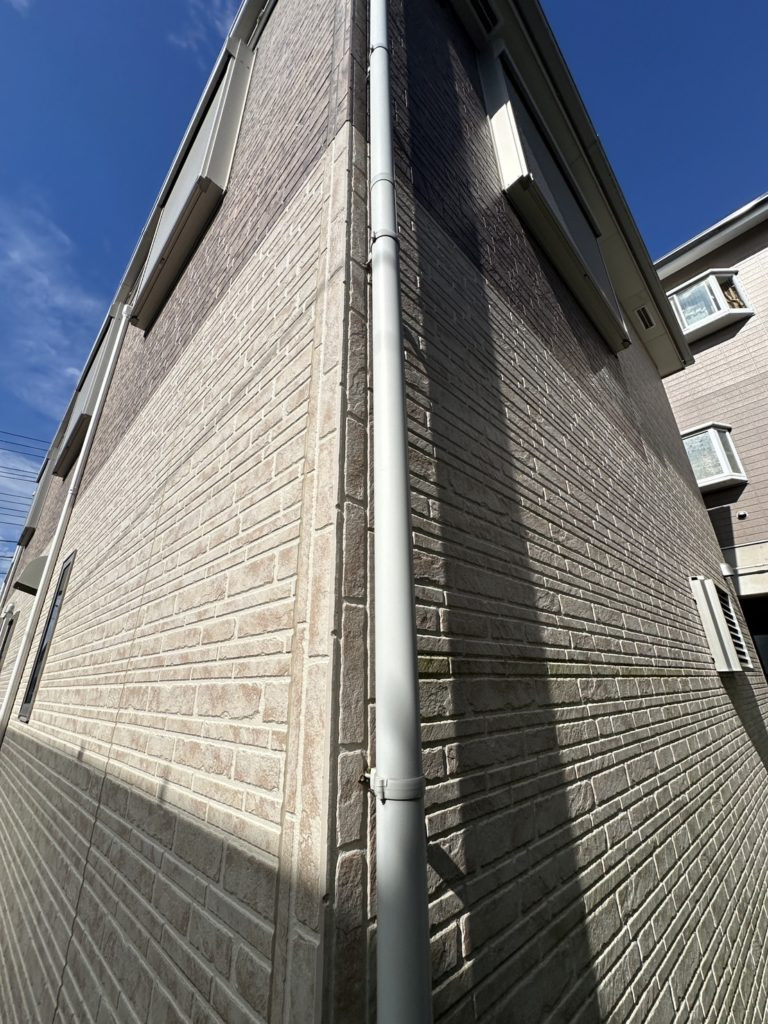 足場が立つ前のお家になります、、全体写真ではないのですがここからどんな風に変わるのか