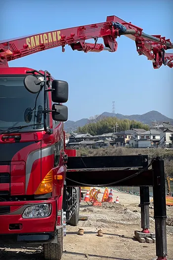 ポンプ車多数保有！コンクリート圧送なら兵庫県神戸市の有限会社さきがけ圧送