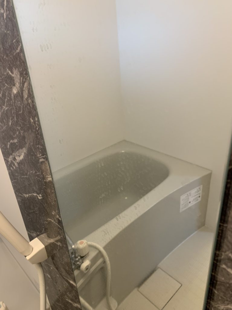 【施工前】 あまり汚れは強くありませんが…。