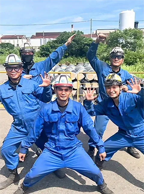 現場の仲間の集合写真