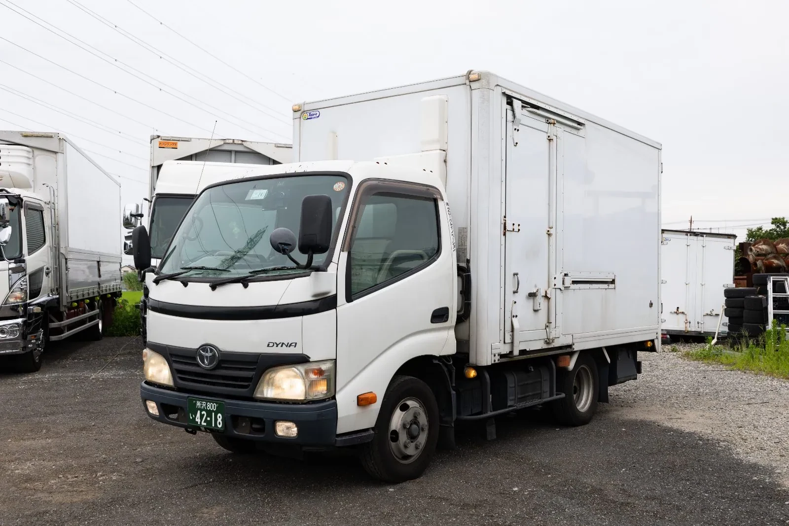 2t二層式冷凍車の写真をドロップ