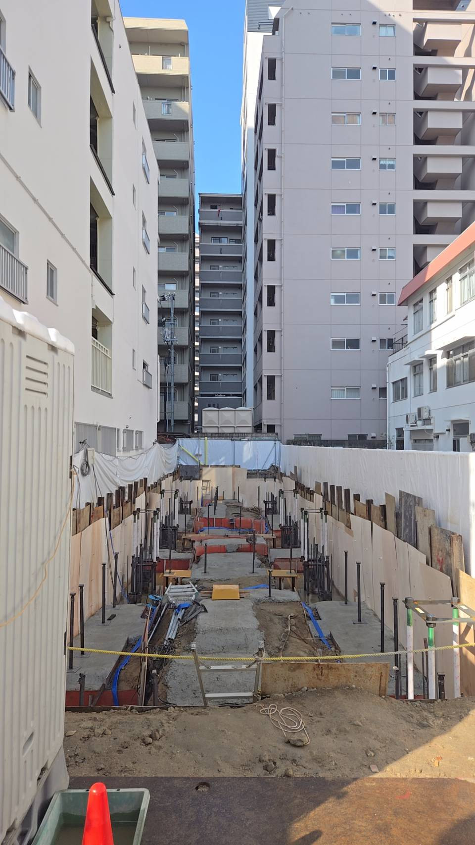広島市内 鉄骨建て方 180t