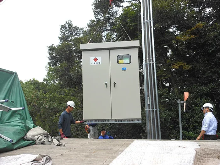 変電設備の据付工事