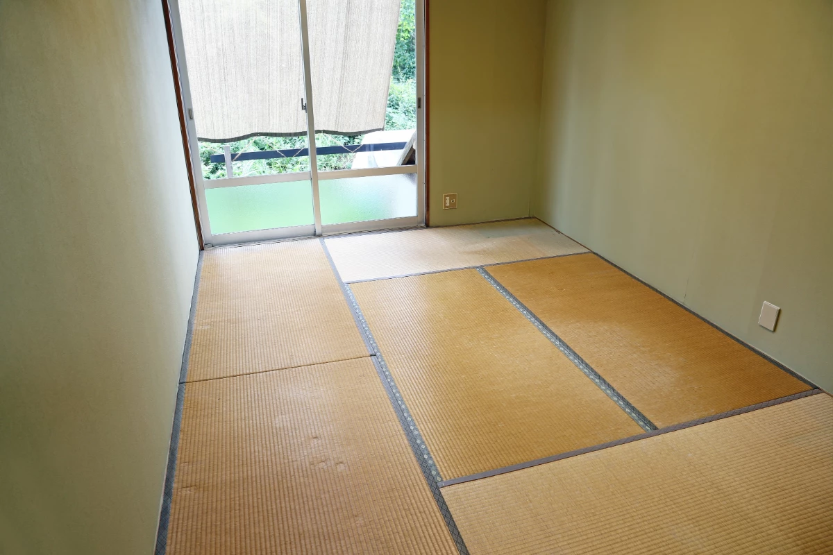 畳敷きの和室（施工前）