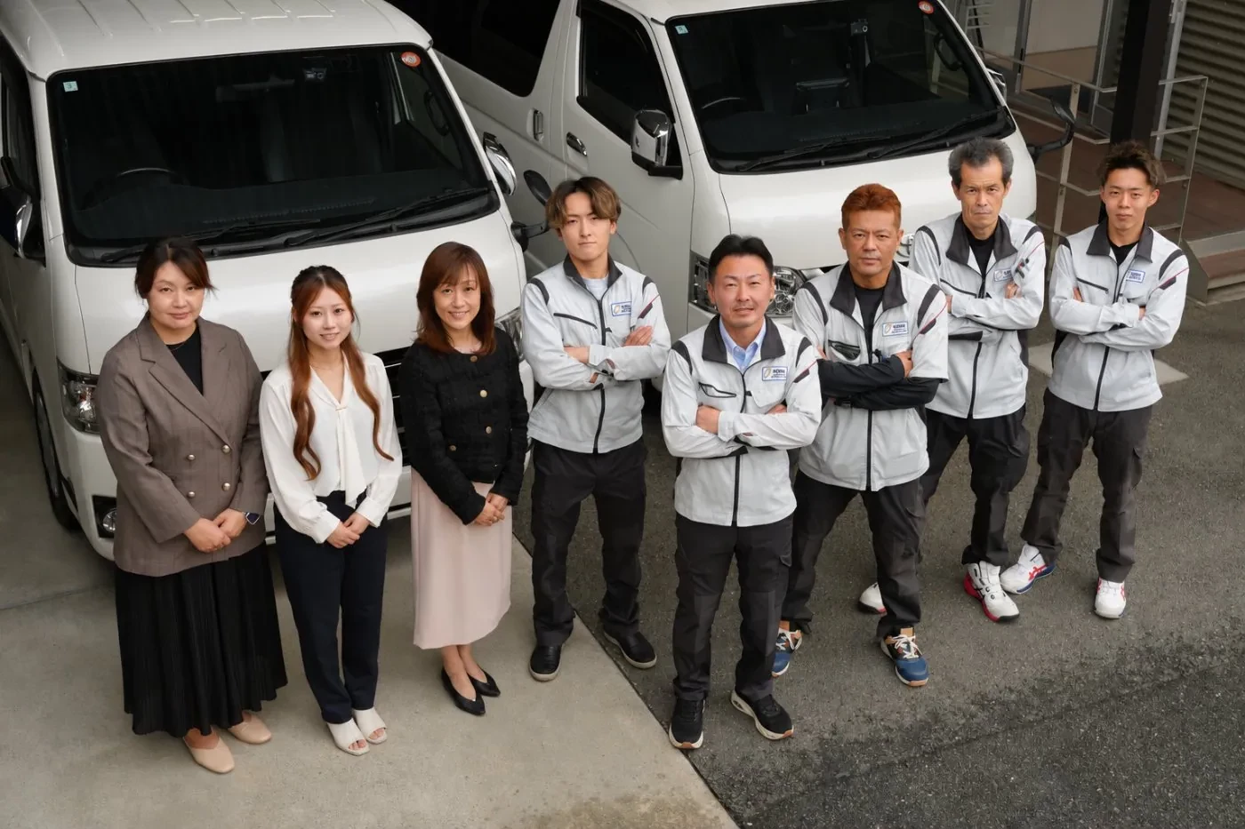 光和電設のスタッフ集合写真