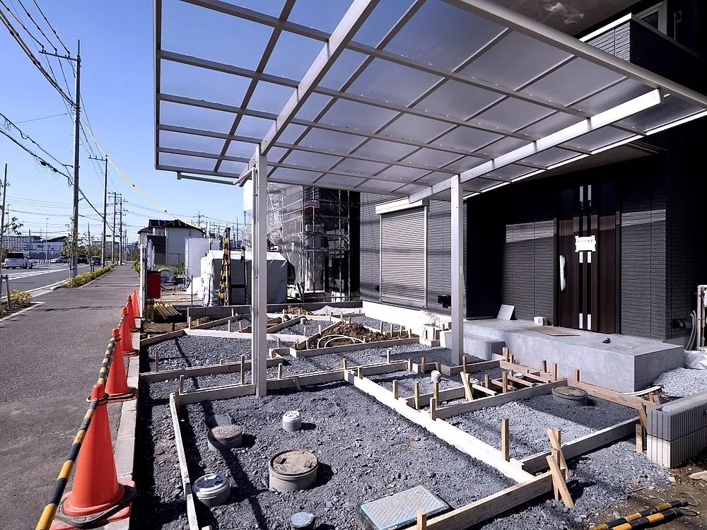 舗装工事の施工現場