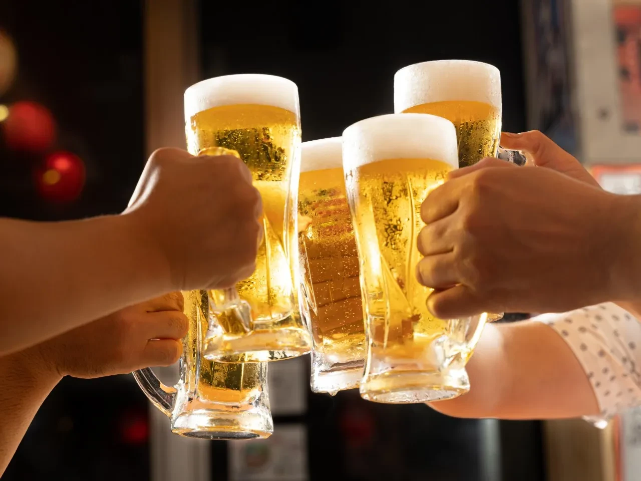 懇親会の乾杯（社内イベント）