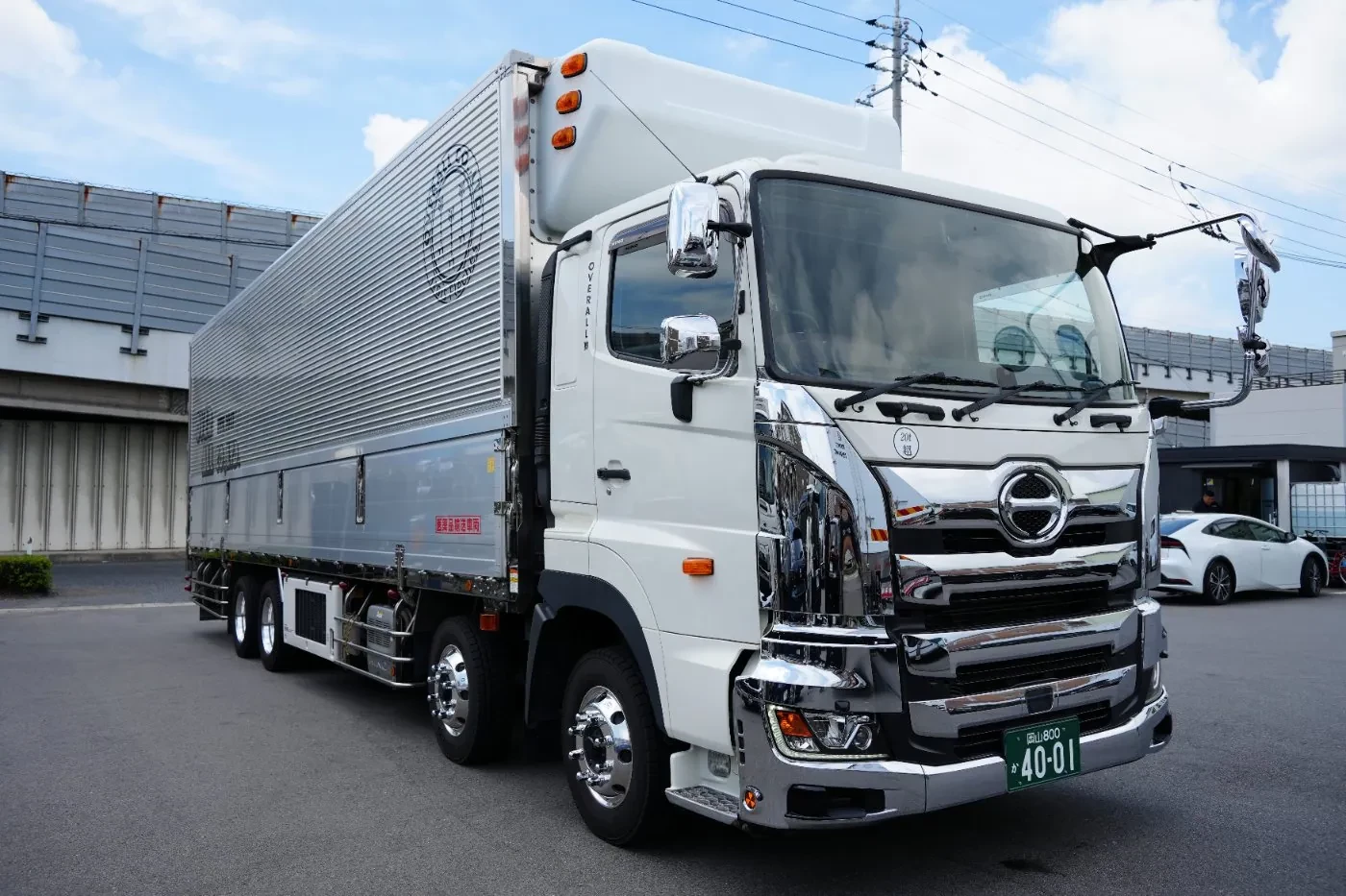 大型 ウイング冷蔵冷凍車