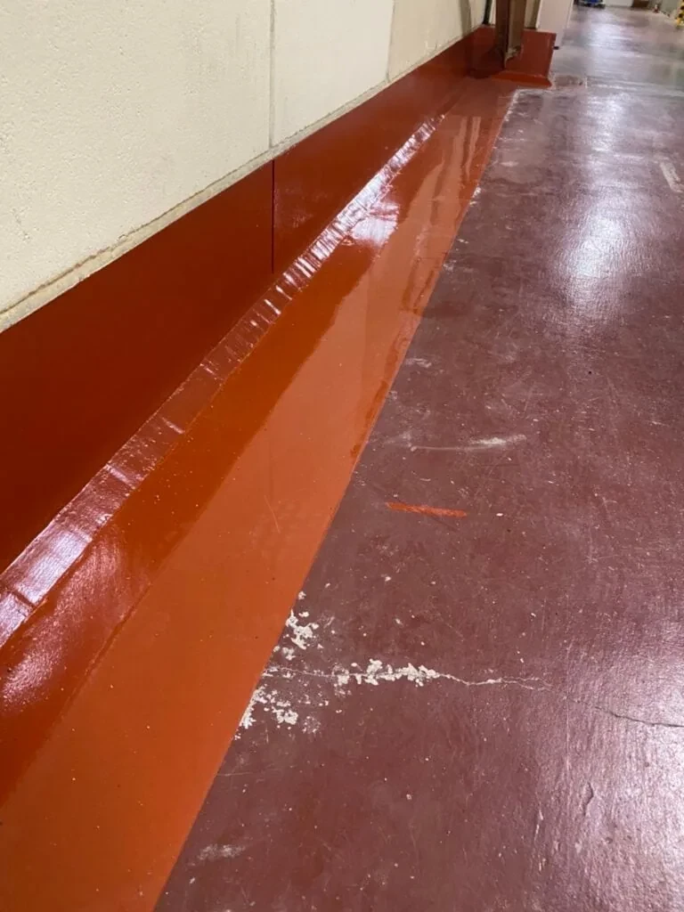 赤茶色に塗り替えた床