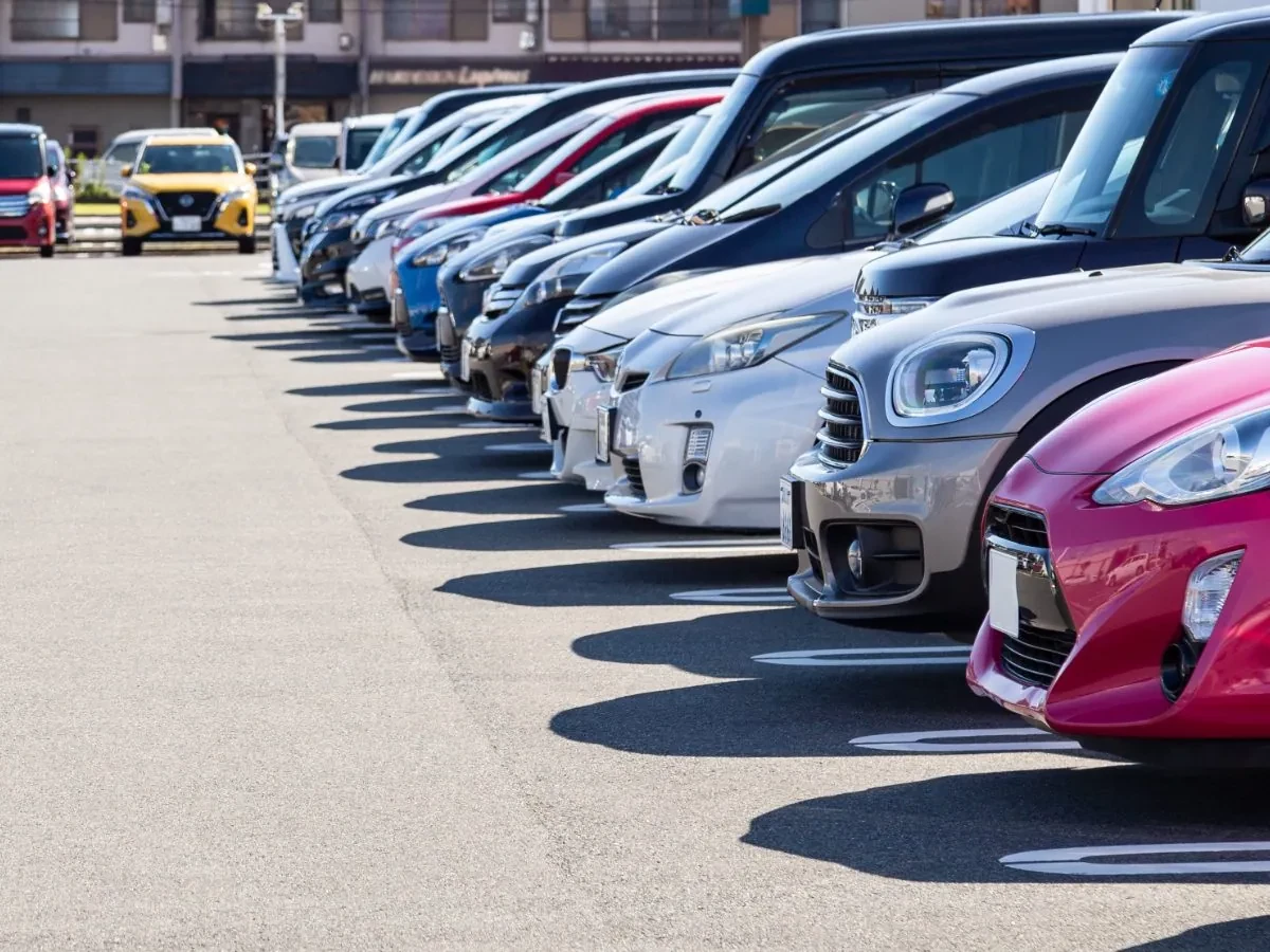 混雑した店舗の駐車場