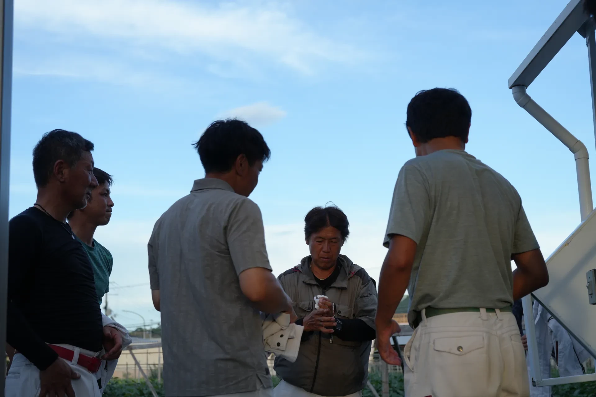 作業前の打ち合わせ