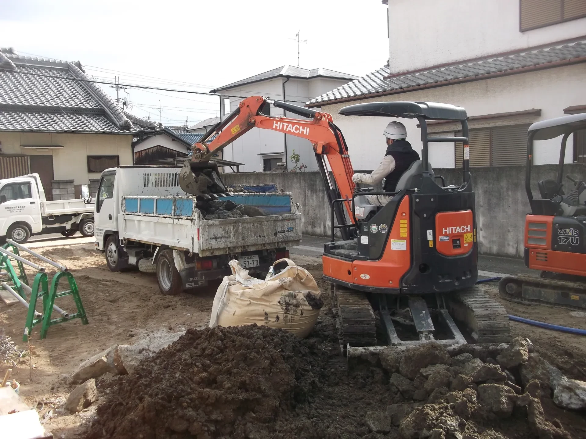 住宅街での土木・掘削工事