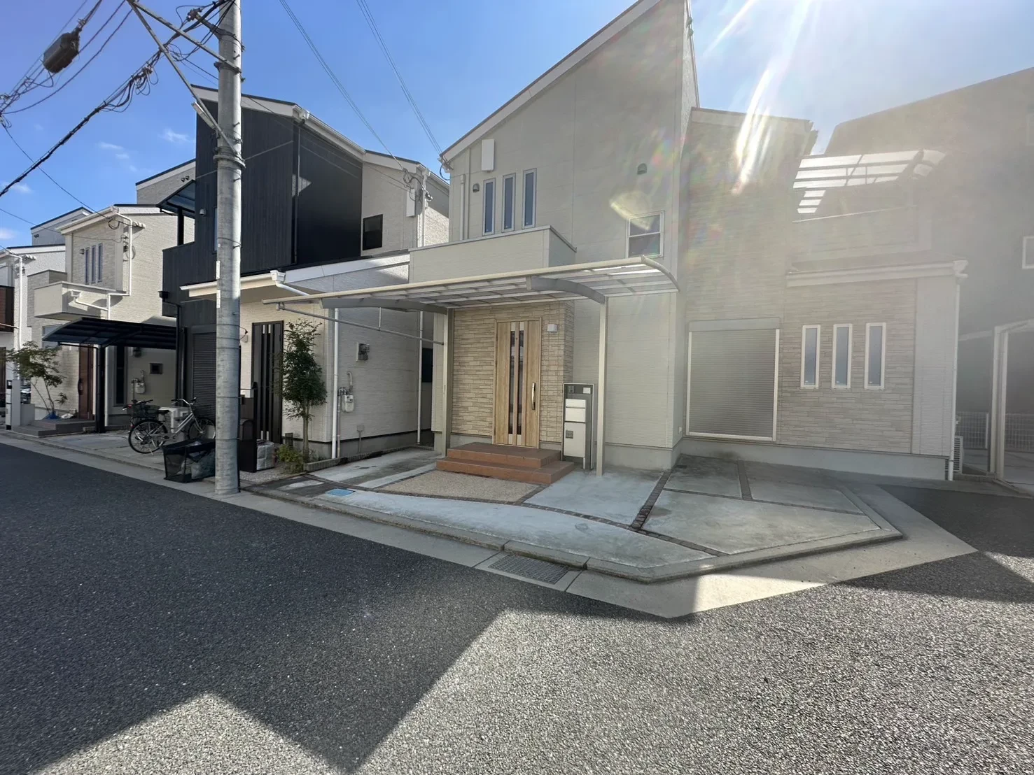 ヒーロー背景の写真をドロップ
