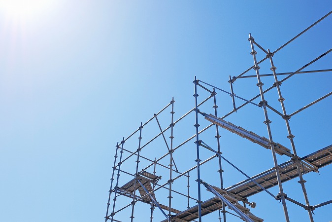 太陽と足場