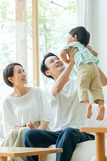 関東リフォームプラスは「住まいのなんでも屋さん」として、お客さまの笑顔を咲かせます