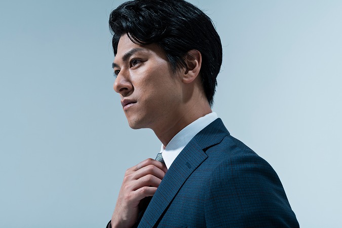スーツの男性