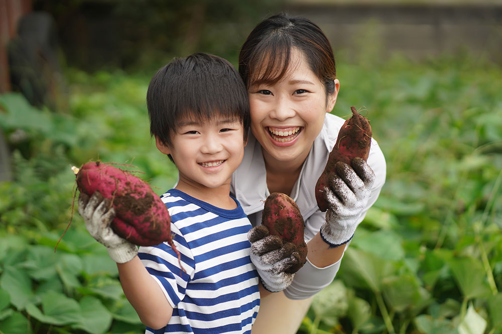 農業との触れ合い　～野菜などの収穫を通じて食育を学ぶ～