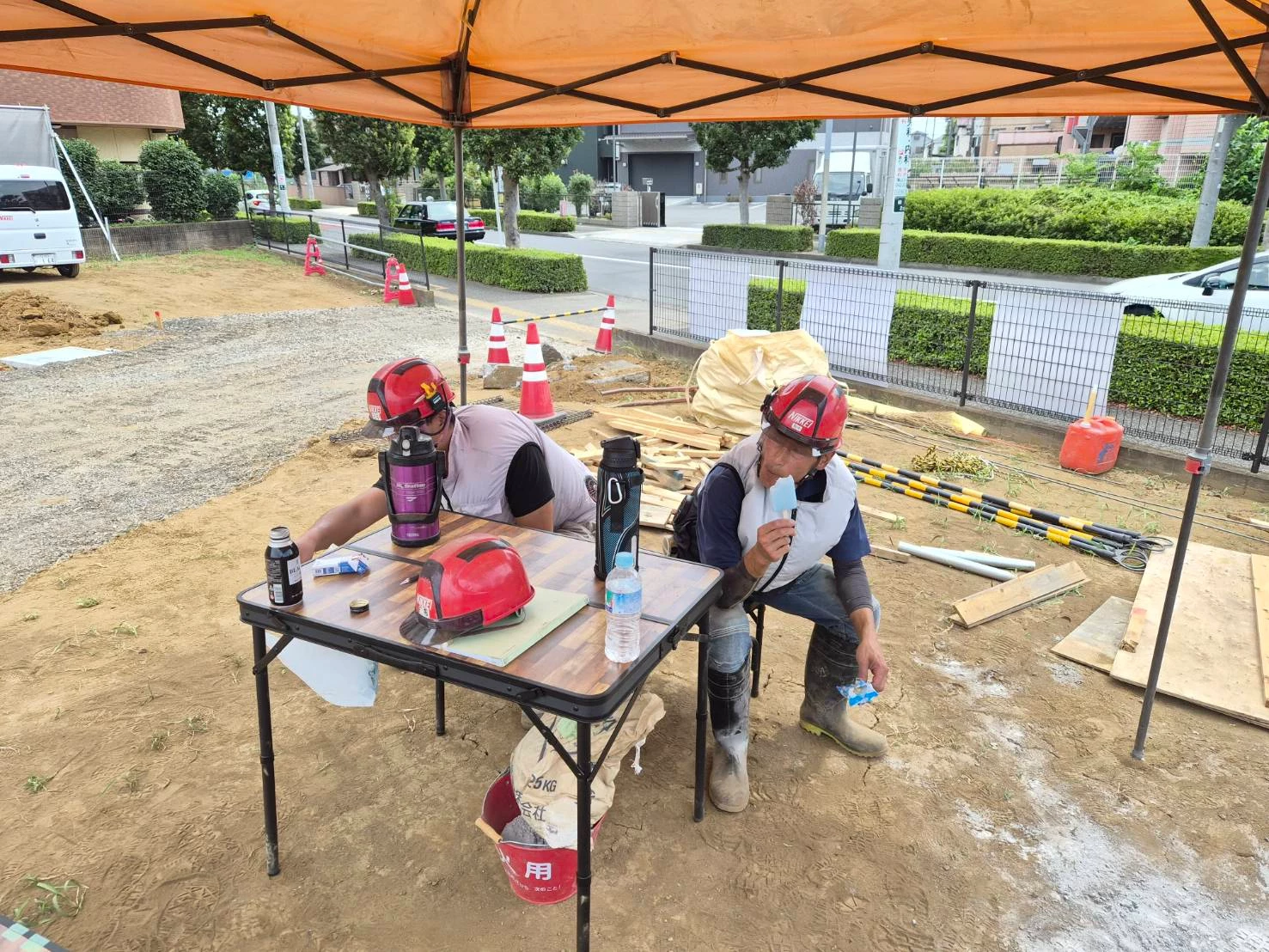 休憩中のスタッフ