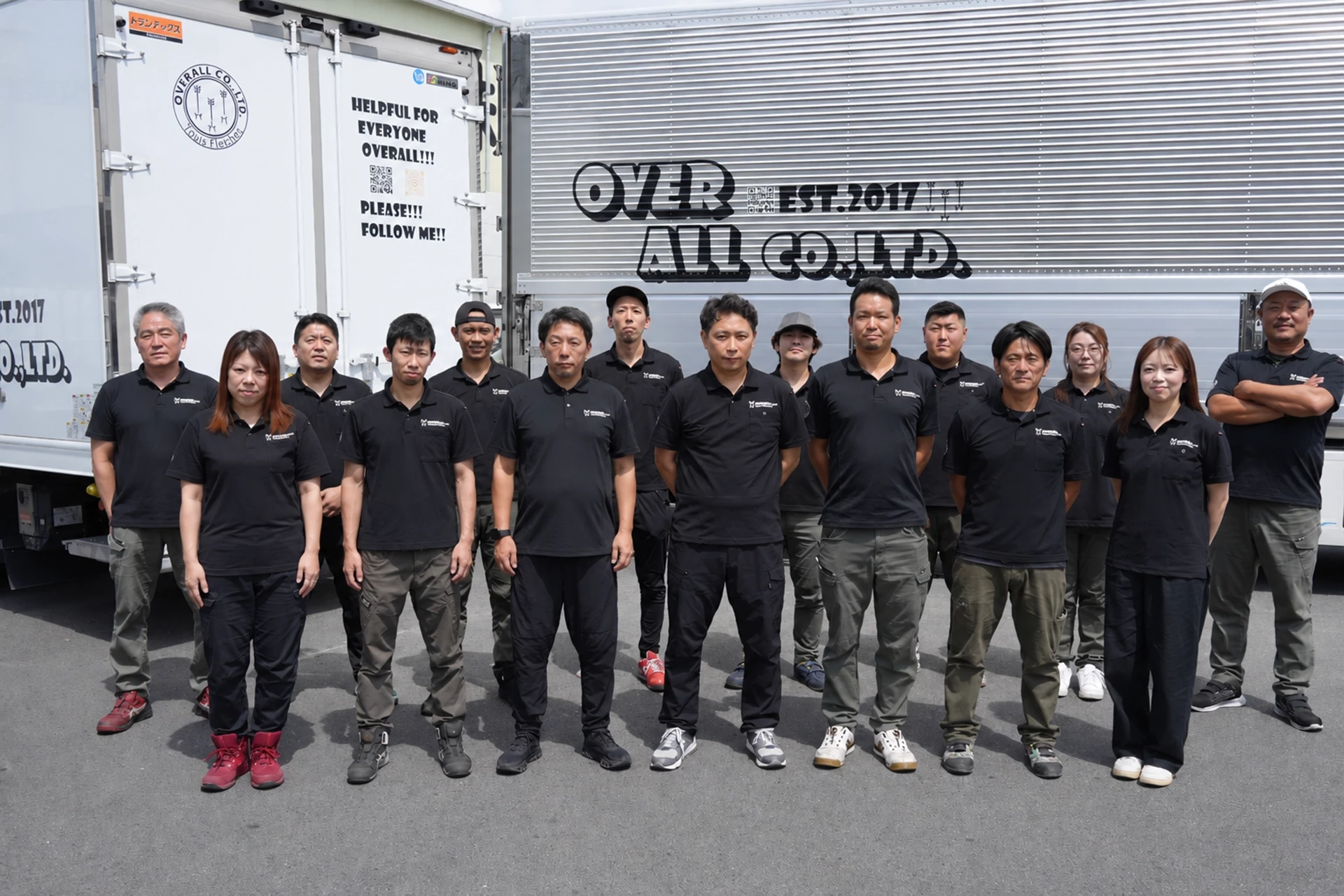 会社情報ヒーロー:本社・スタッフ集合