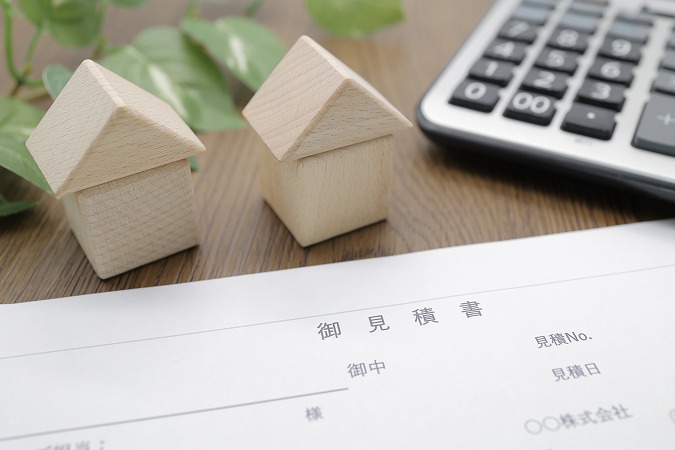 積み木の家ふたつ