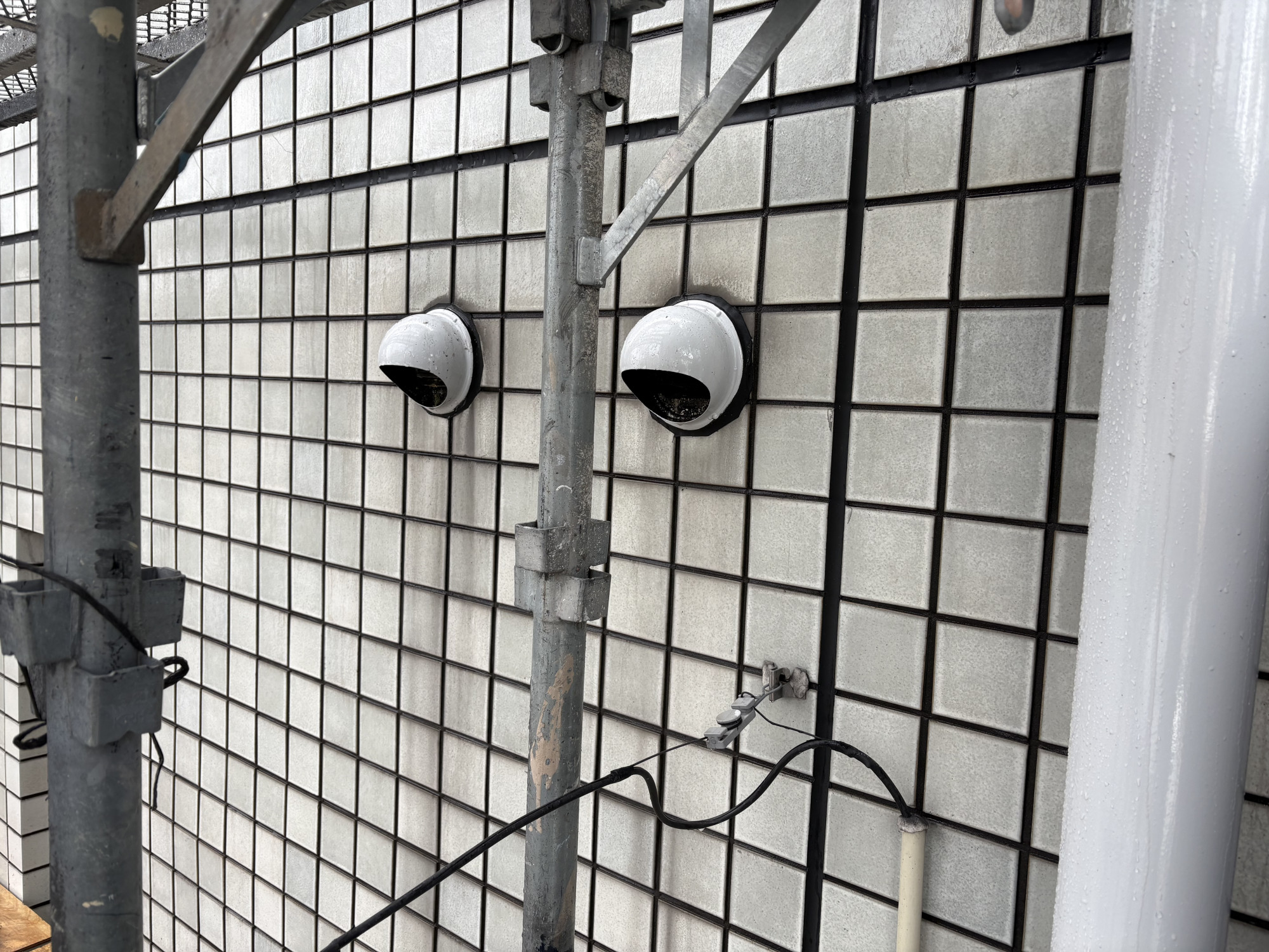 久々の投稿です！タイル薬品洗浄