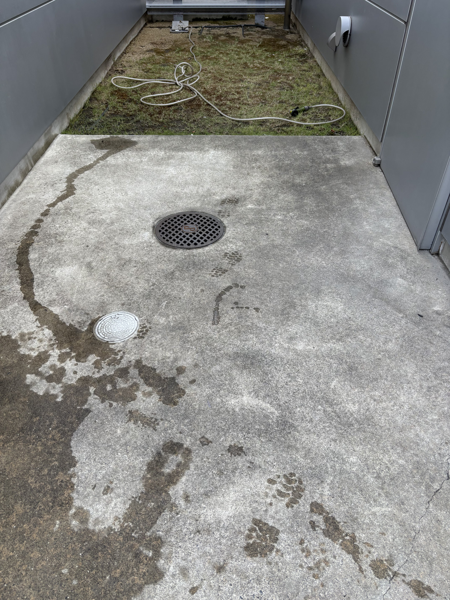 駐車場高圧洗浄✨