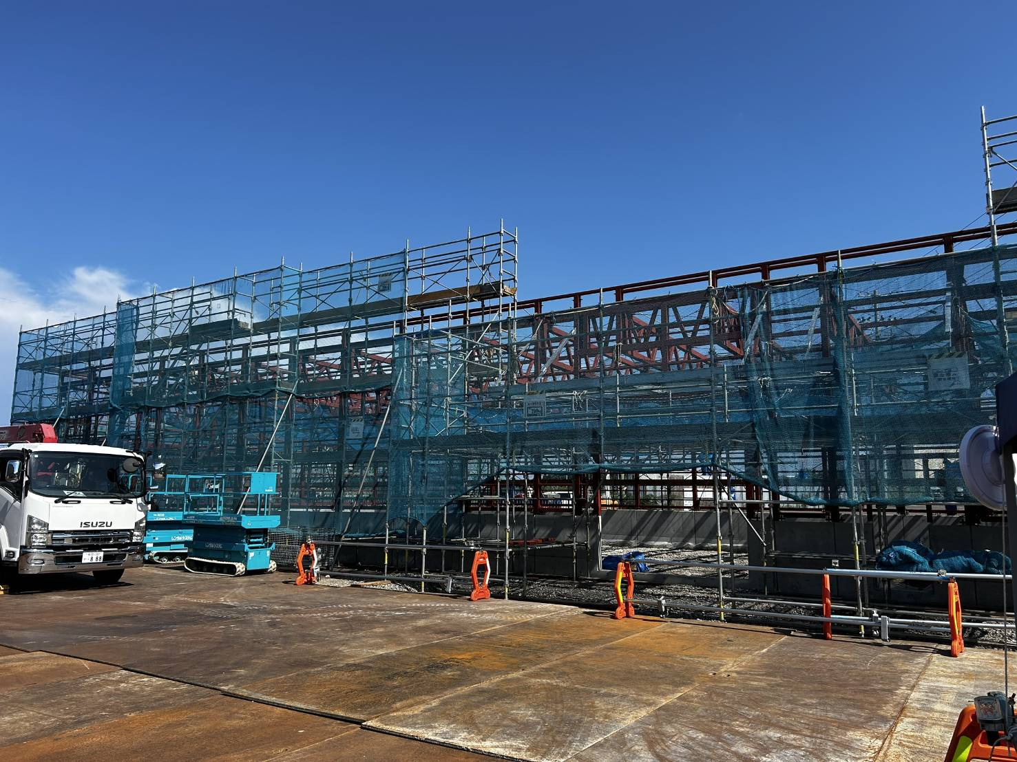 仮設足場工事・軽量鉄骨建方工事