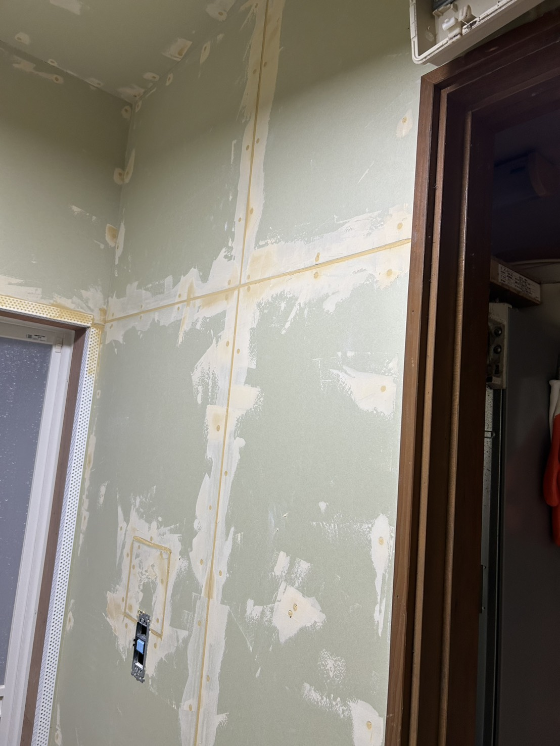 広島市　脱衣所ボード張り