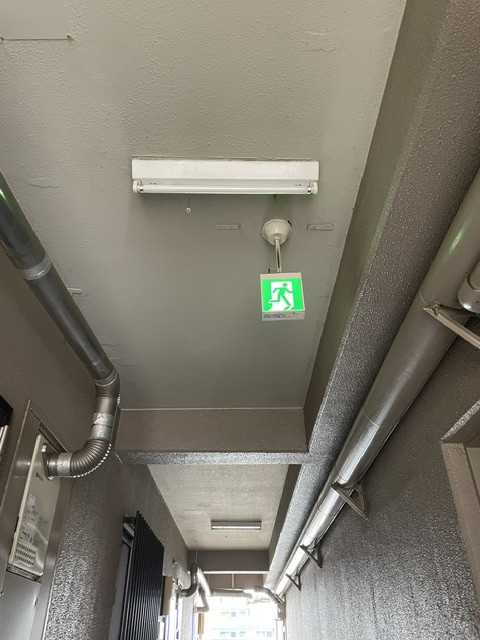 マンション廊下非常灯更新工事